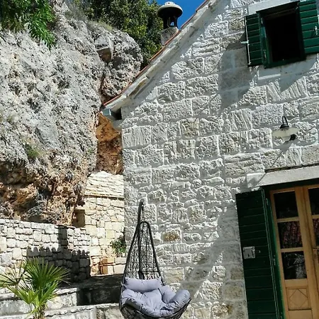 Almondhouse, Stonehouse, Seaview, Big Terace,omis