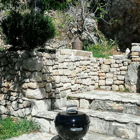Almondhouse, Stonehouse, Seaview, Big Terace,omis Casa de Férias
