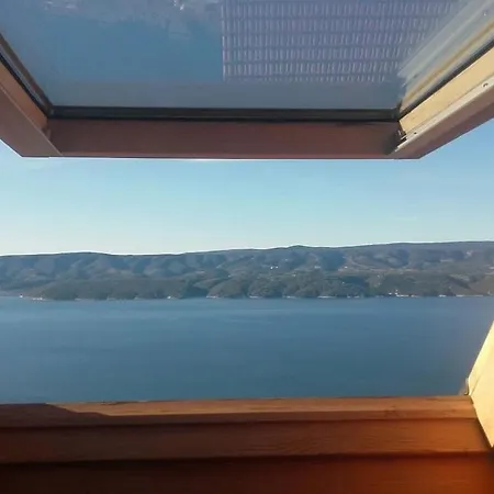 Almondhouse, Stonehouse, Seaview, Big Terace,omis Casa de Férias Celina