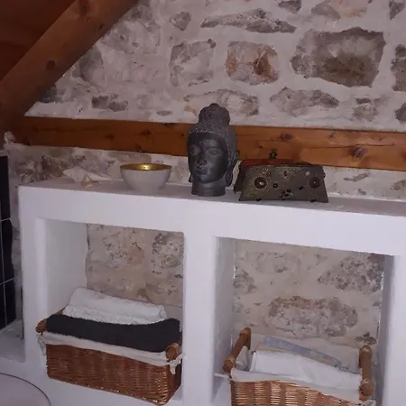 Almondhouse, Stonehouse, Seaview, Big Terace,omis Casa de Férias
