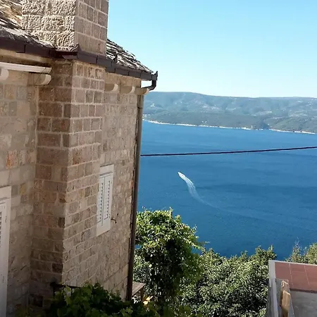 Almondhouse, Stonehouse, Seaview, Big Terace,omis Casa de Férias *