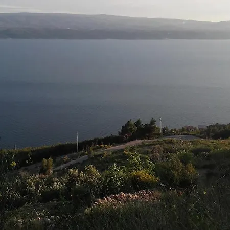 Almondhouse, Stonehouse, Seaview, Big Terace,omis Casa de Férias Celina